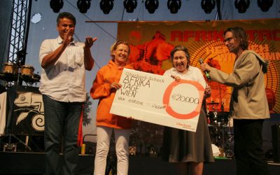 2012 Afrika Tage Wien spenden 20.000,- für Hilfsorganisationen